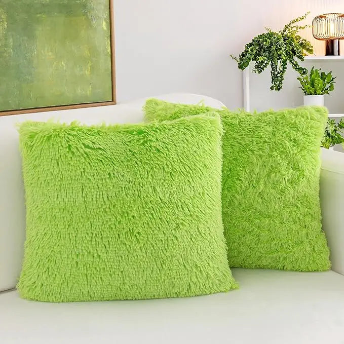 Pack of 2 Luxury Faux Fur Throw Pillow Cover Deluxe Decorative Plush Pillow Case Cushion Cover for Sofa Bedroom  （no pillowcore）